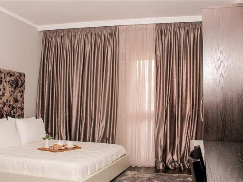Vivar Hotel Tirana Exteriör bild